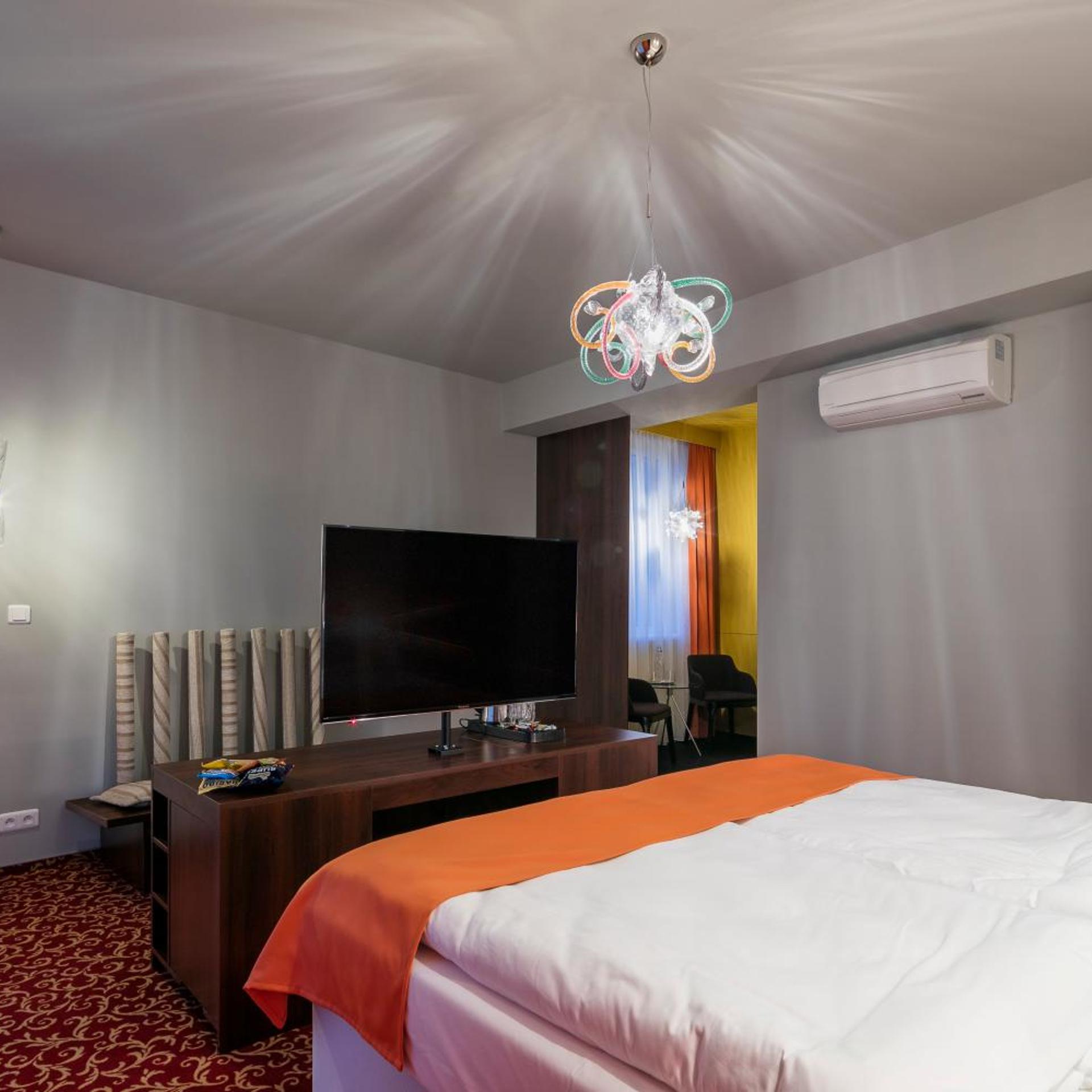 Inner, Design, Premium, Double Bed, Hot Tub