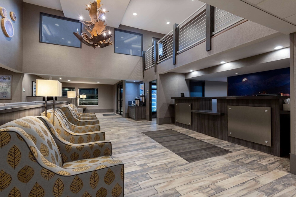 La Quinta Inn and Suites by Wyndham Anchorage Airport 3/23