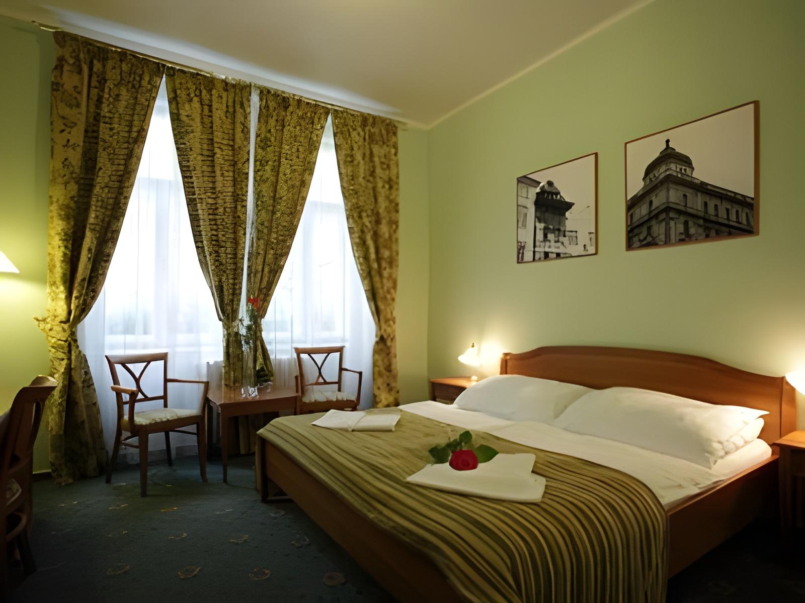Room, Double Bed