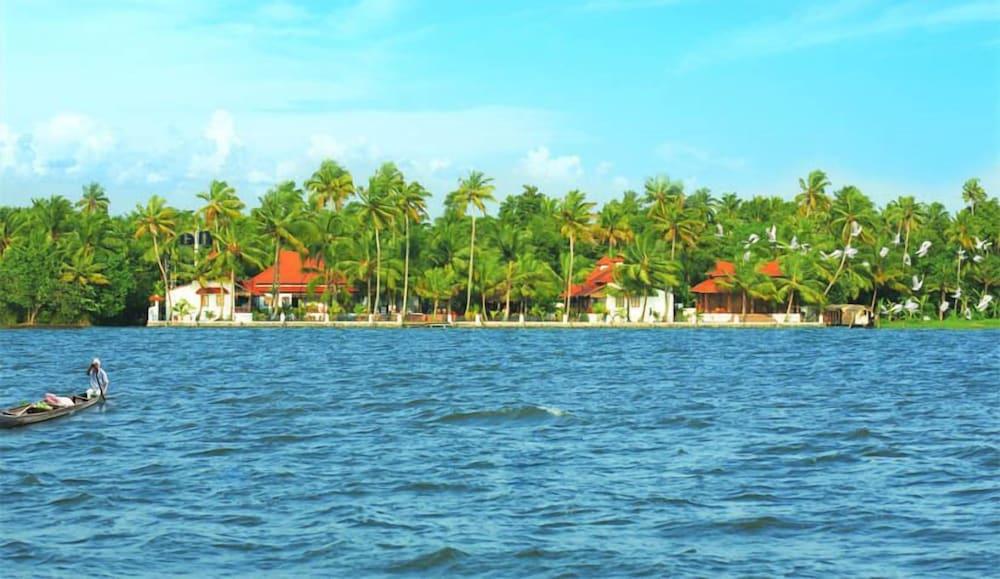 Coco Bay Resort 31/33