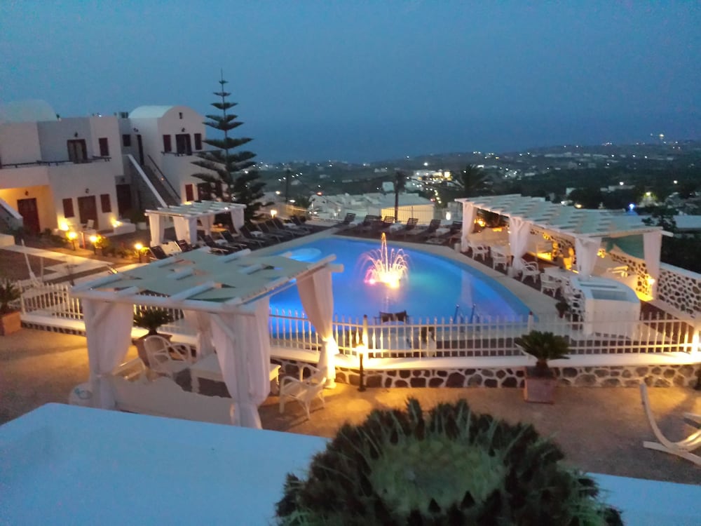 Dream Island Hotel 2/50