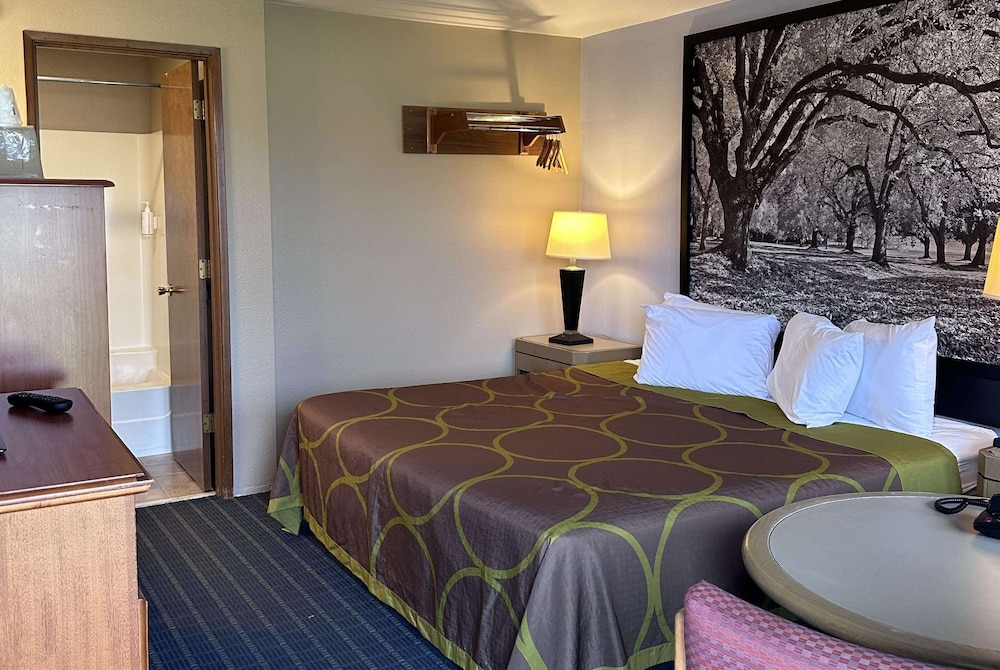 Super 8 by Wyndham Vancouver East 26/51