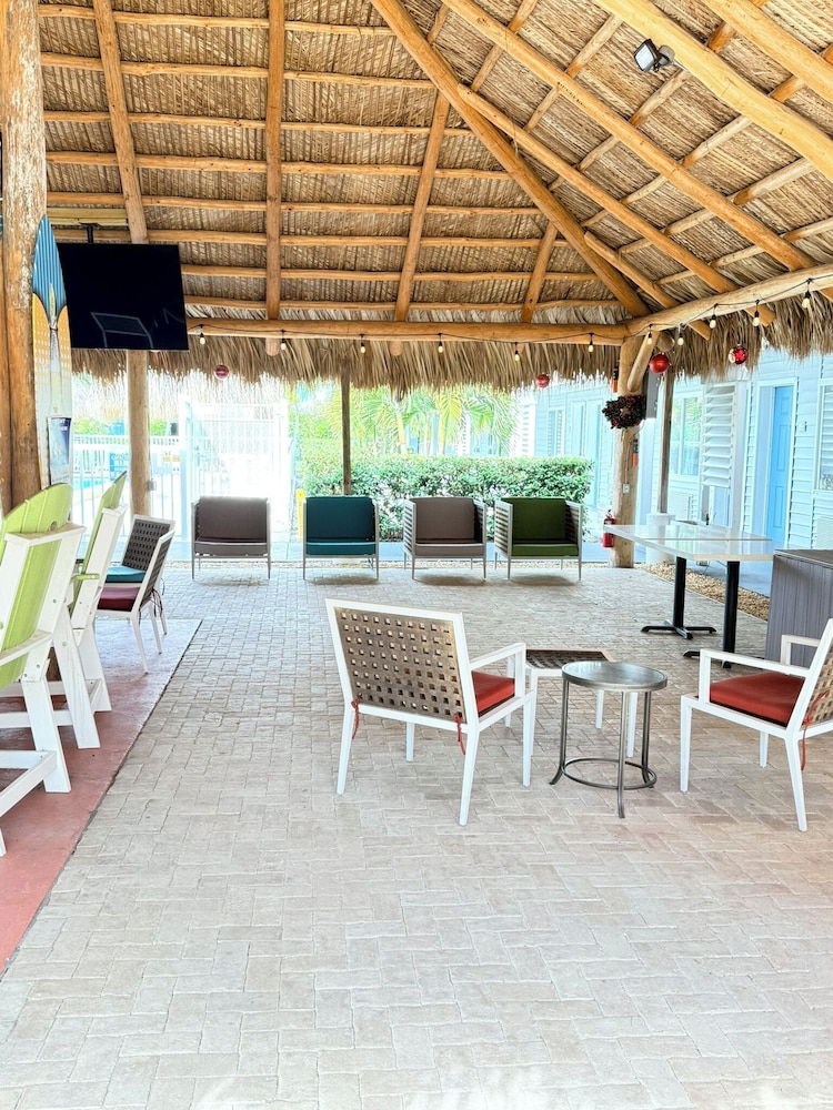 Lantern Inn & Suites 46/63