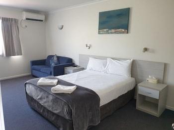 Standard, Queen Bed