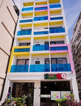 Hotel 99 1/32