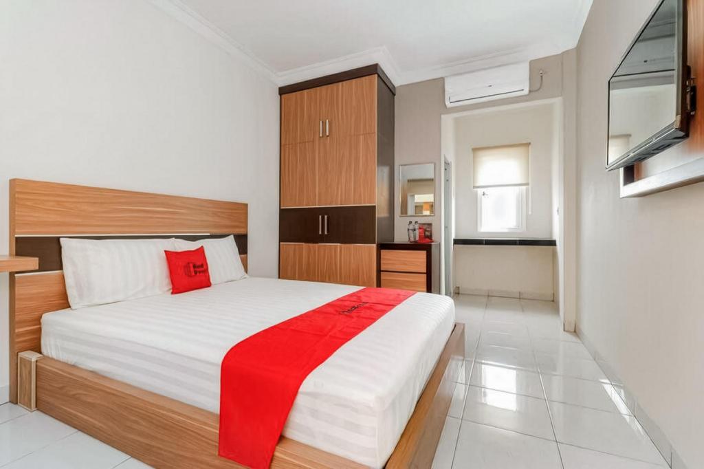 Reddoorz Plus Near Palembang Square Mall 17/33
