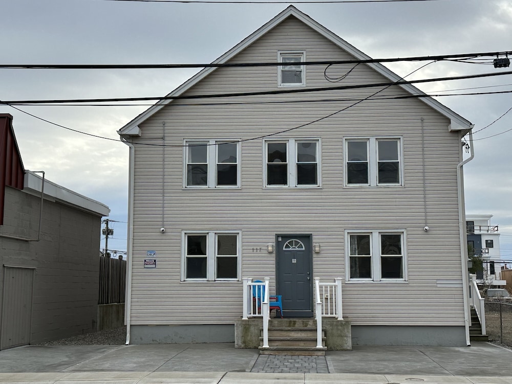 Anchor Motel 3/100