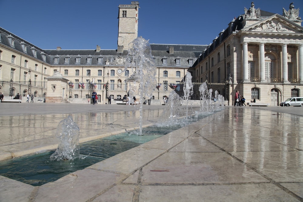 Appart'hotel Odalys City Dijon Centre Les Cordeliers 51/78