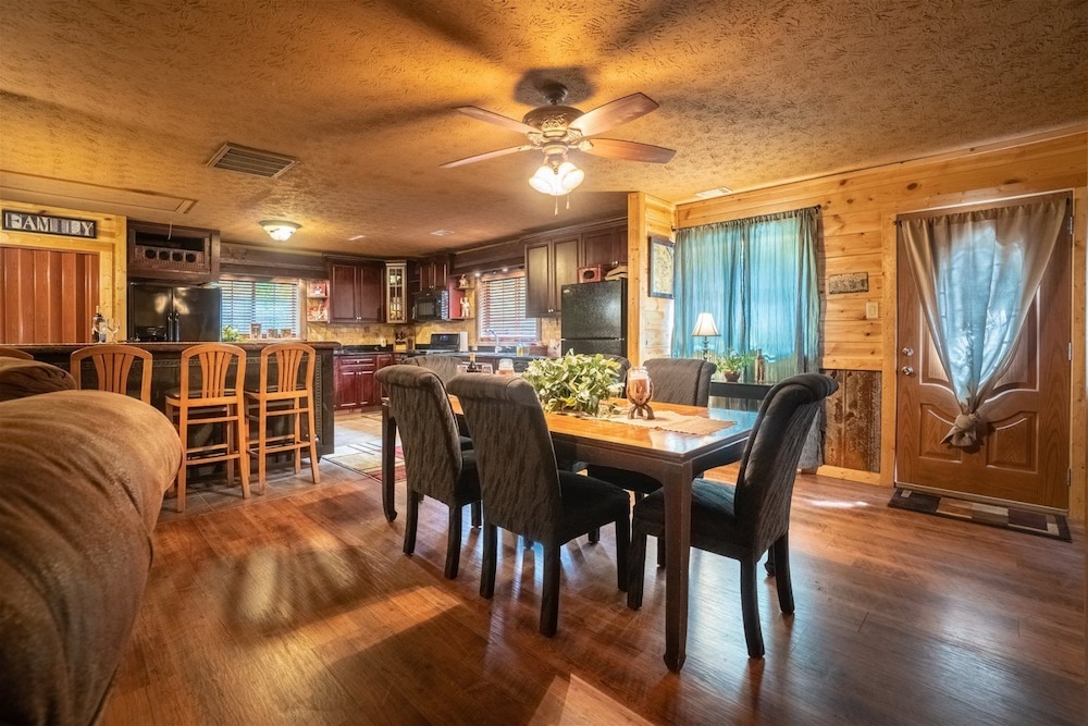Nacoochee Valley Rentals 30/50