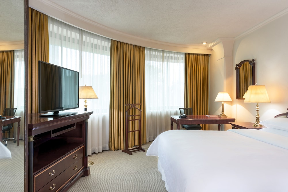 Wyndham Monterrey Ambassador Centro 15/50