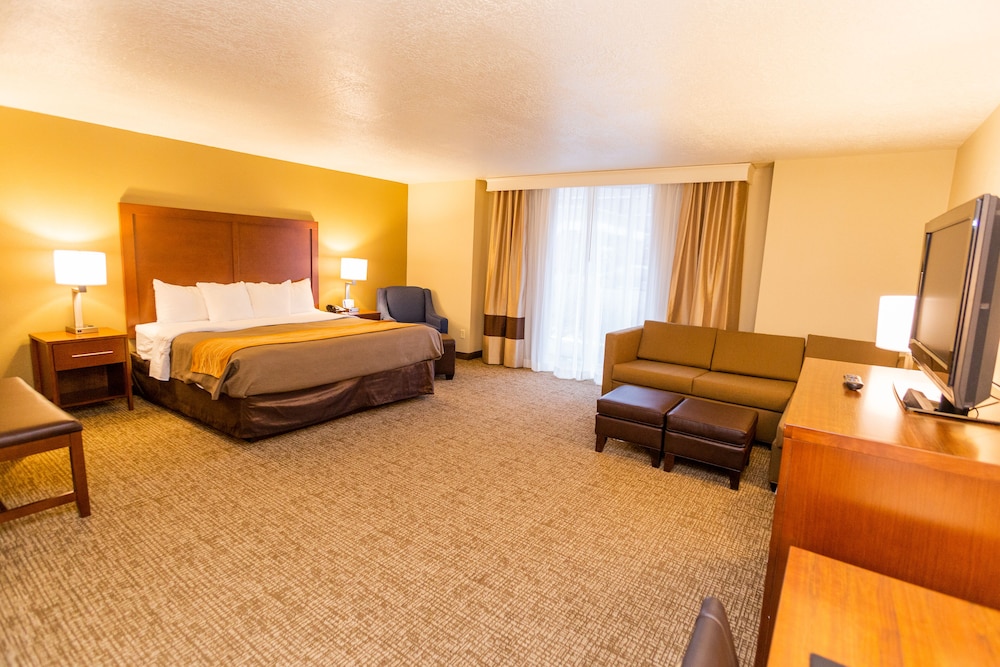 ROOM, KING BED, ACCESSIBLE