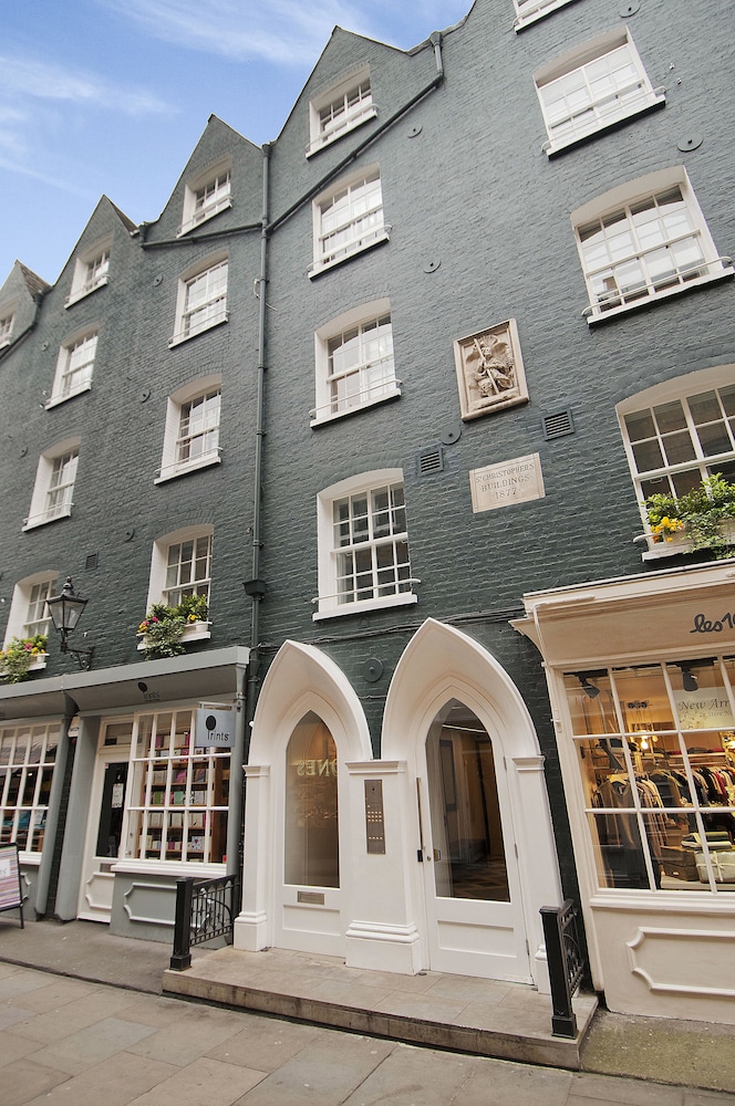 Superior St Christophers Place 1/27