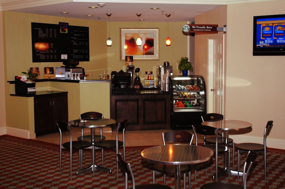 Doubletree By Hilton Fayetteville 35/43