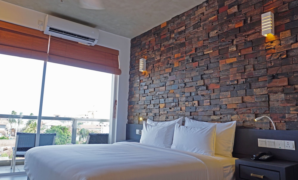 DELUXE, DOUBLE BED, BALCONY