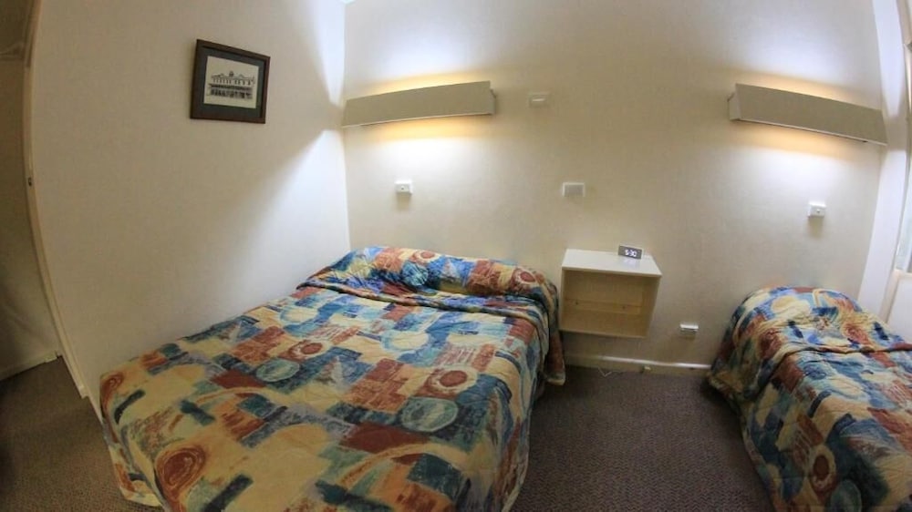Ben Hall Motor Inn 14/37