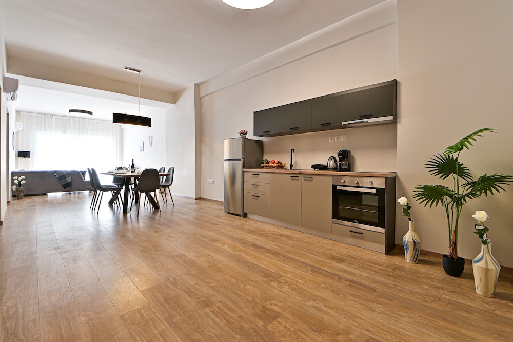 Thisean Modern Suites 43/50