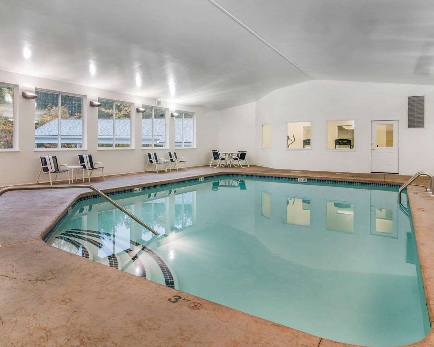 Align Inn Vermont (ex Quality Inn At Quechee Gorge) 30/40