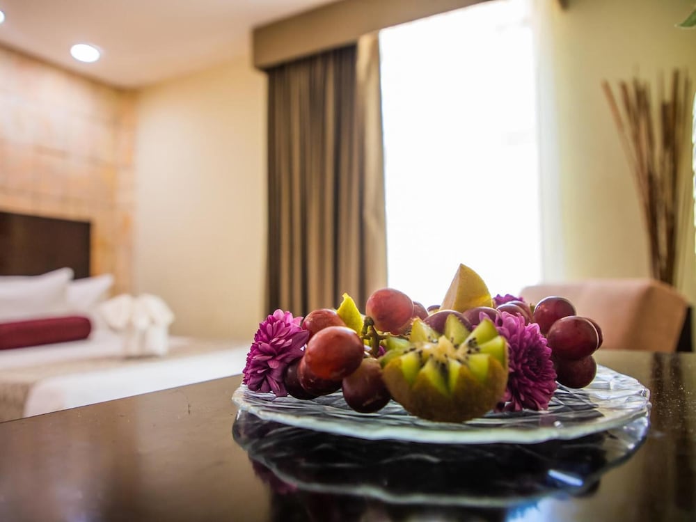 H177 Hotel 39/53
