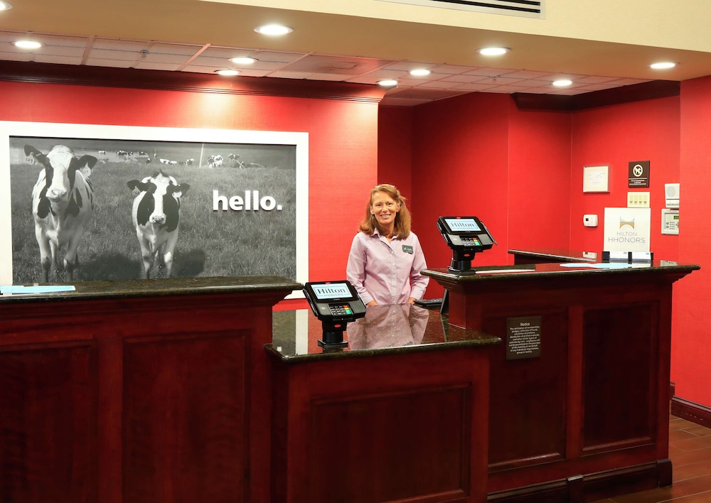 Hampton Inn & Suites Lamar 3/51