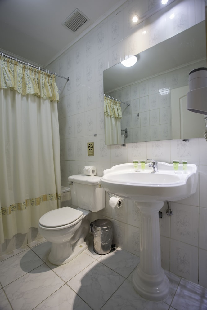 Hotel Plaza - Punta Arenas 43/44
