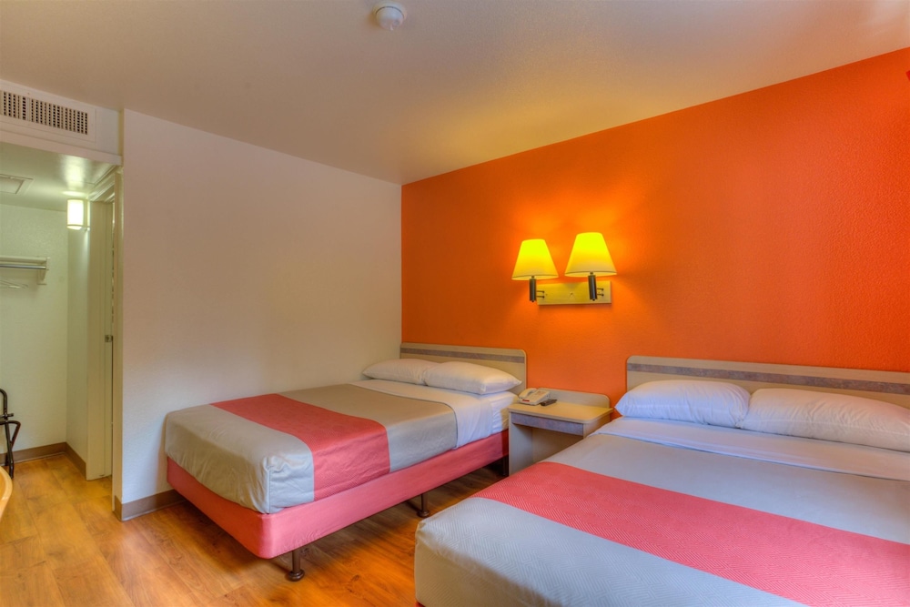 Motel6 Troutdale, OR - Portland East 39/59