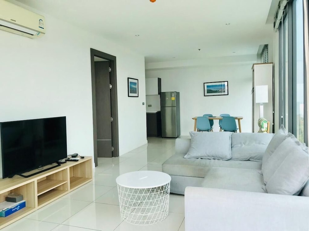 The Point Pratumnak by PSR ASIA 27/50