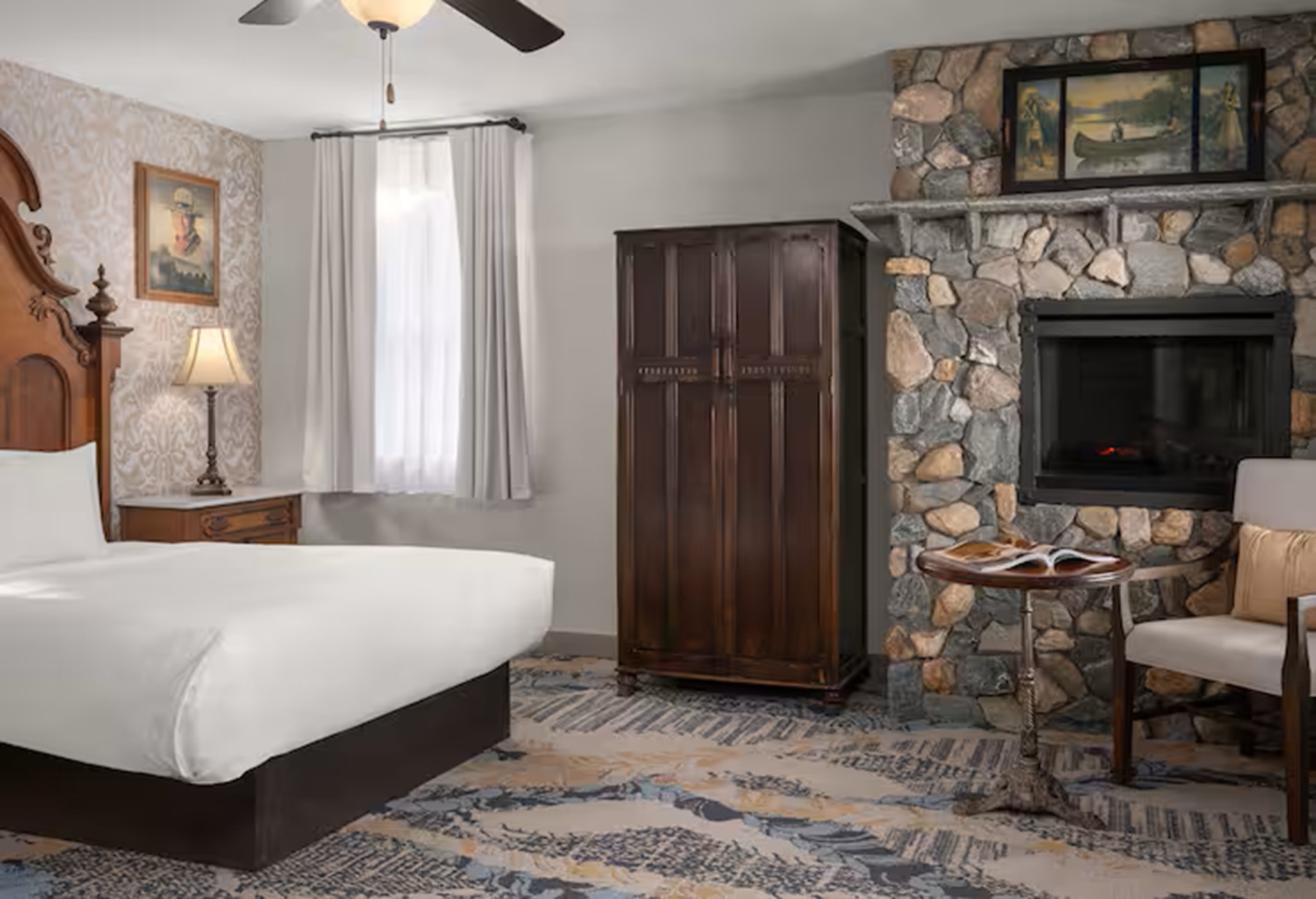 King Bed, Balcony