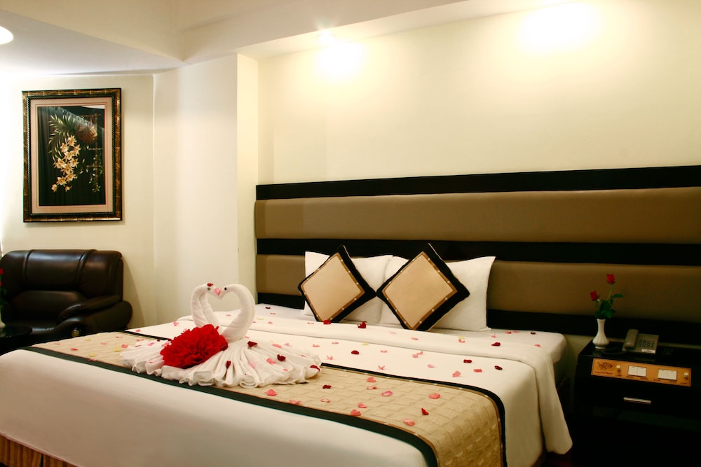 SUPERIOR, QUEEN BED