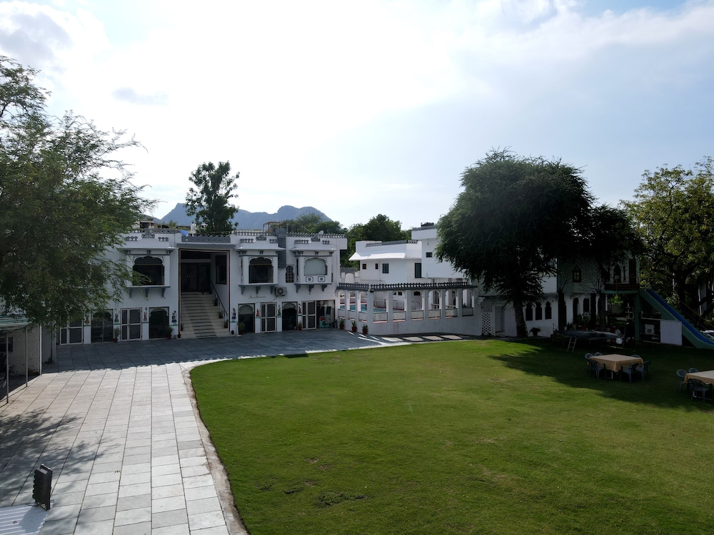 Devendra Garh 44/50