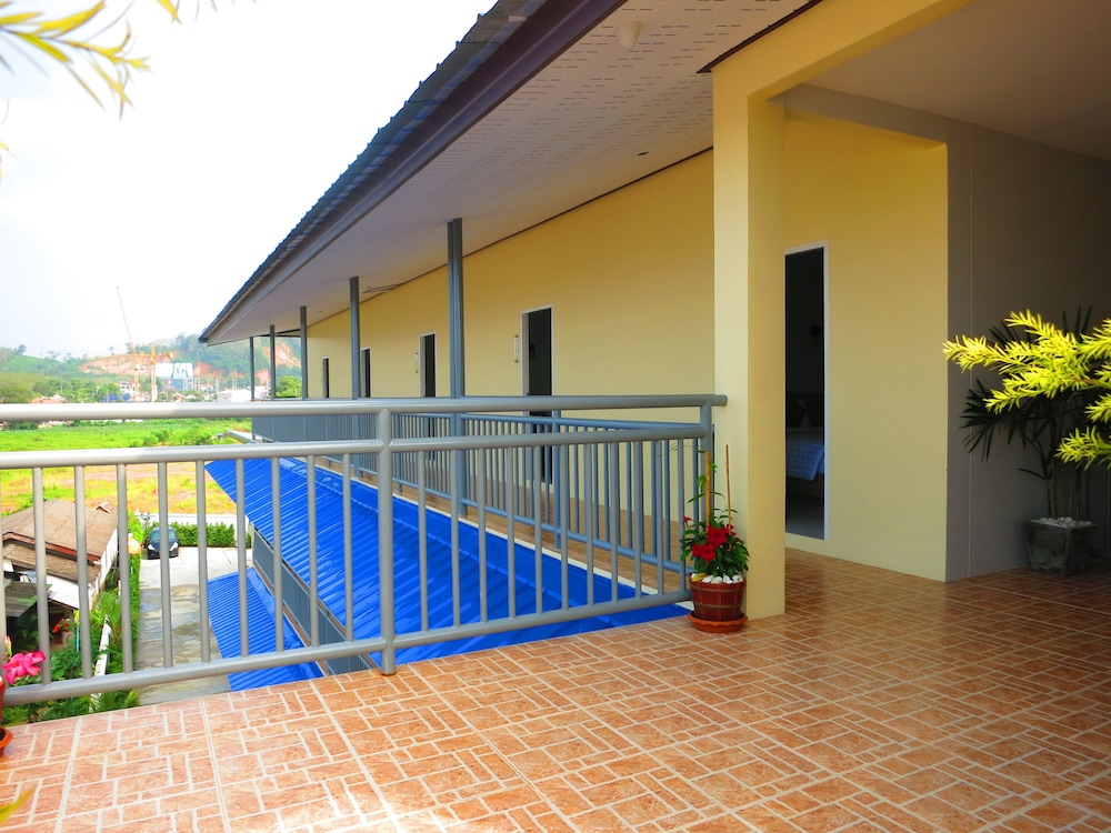 Winrisa Place 37/40