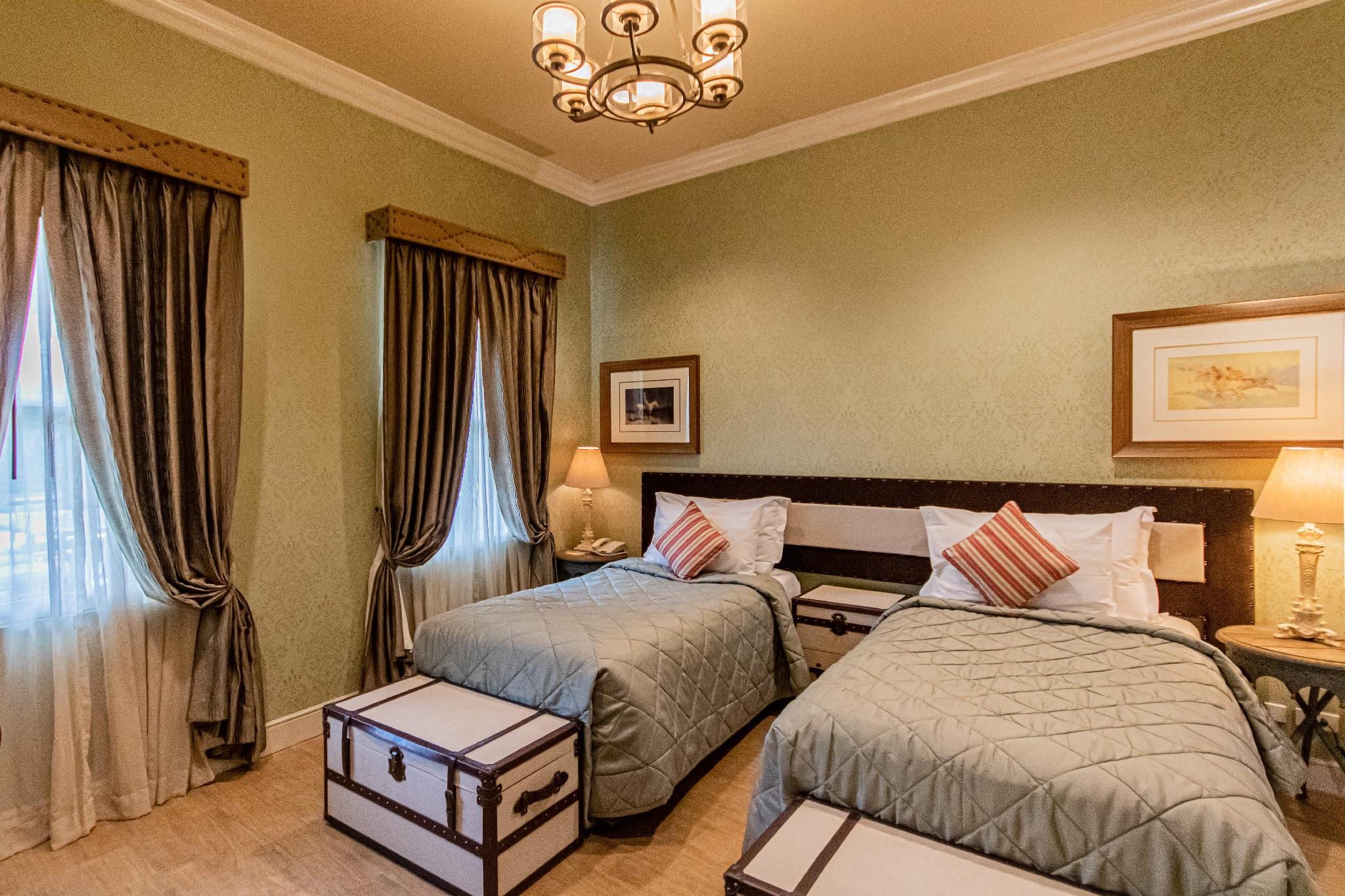 2 Bedrooms, Pool, Villa
