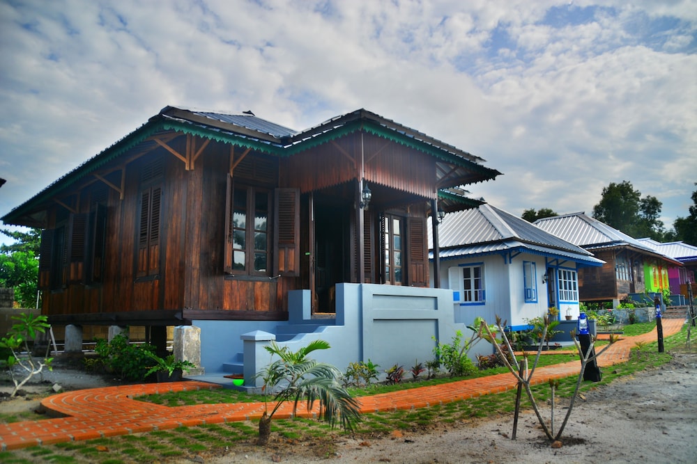 Rock and Wreck Dive Resort 4/47