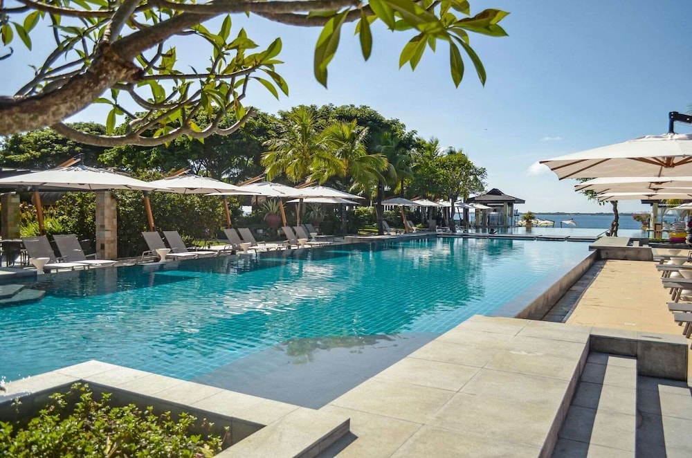 Crimson Resort and Spa Mactan 43/50