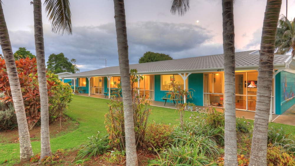 Aloha Apartments 11/61