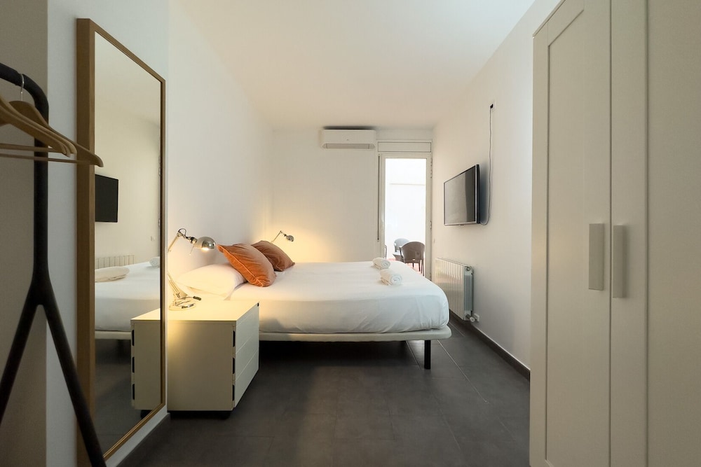 شقة بسرير مزدوج وسرير بطابقين بغرفتي نوم، Animapartments Sants 3/5