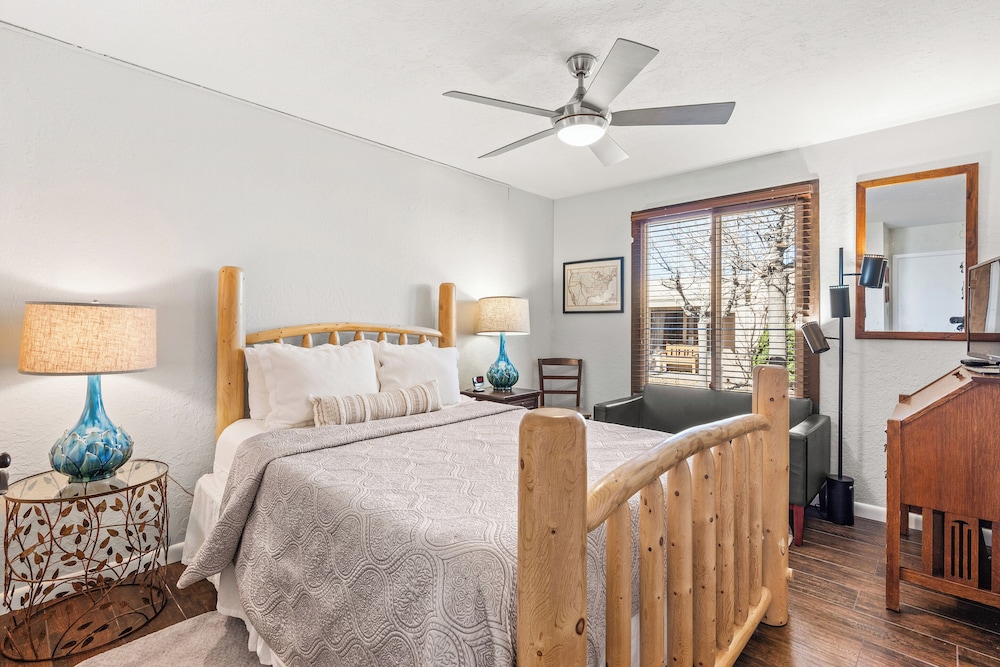 Fort Marcy Hotel Suites 15/50