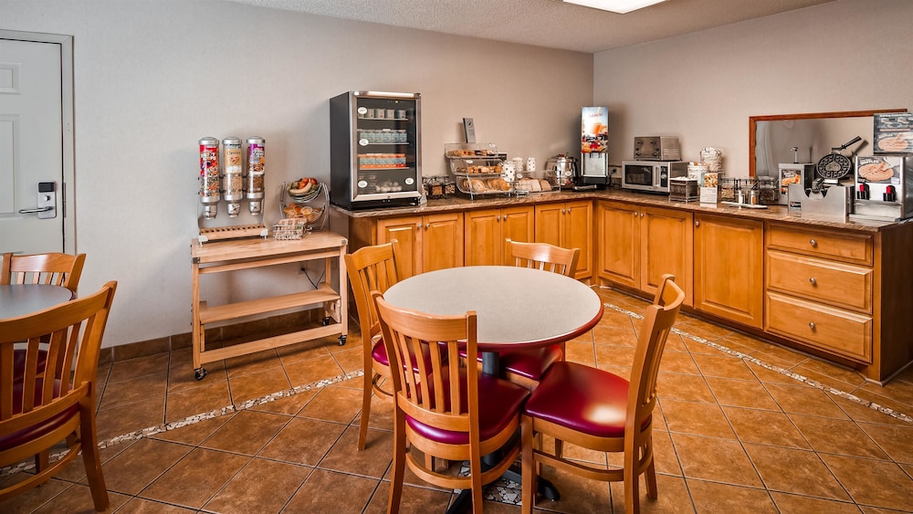 BEST WESTERN BRYSON INN 20/23