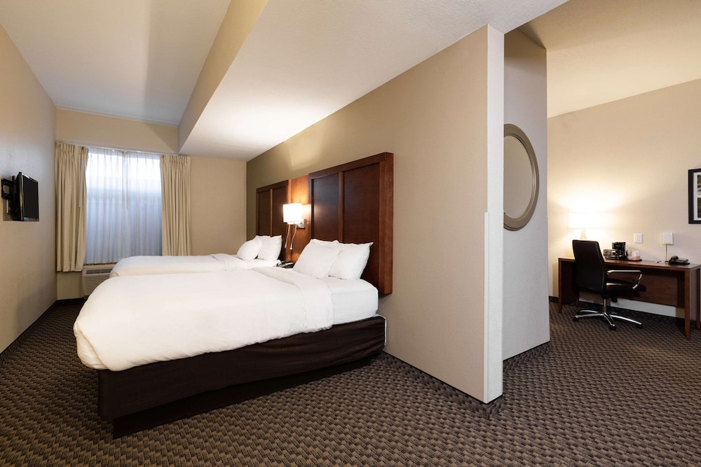 Comfort Suites Troy-I75 33/69