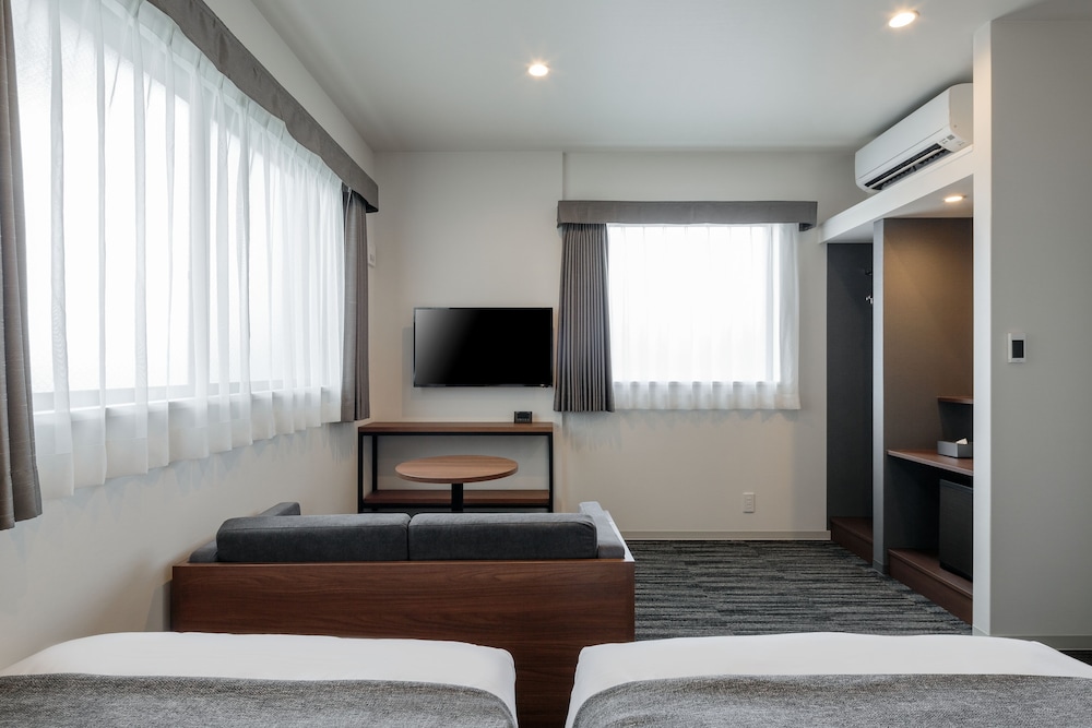 M's Hotel Nijojo Oike 25/35
