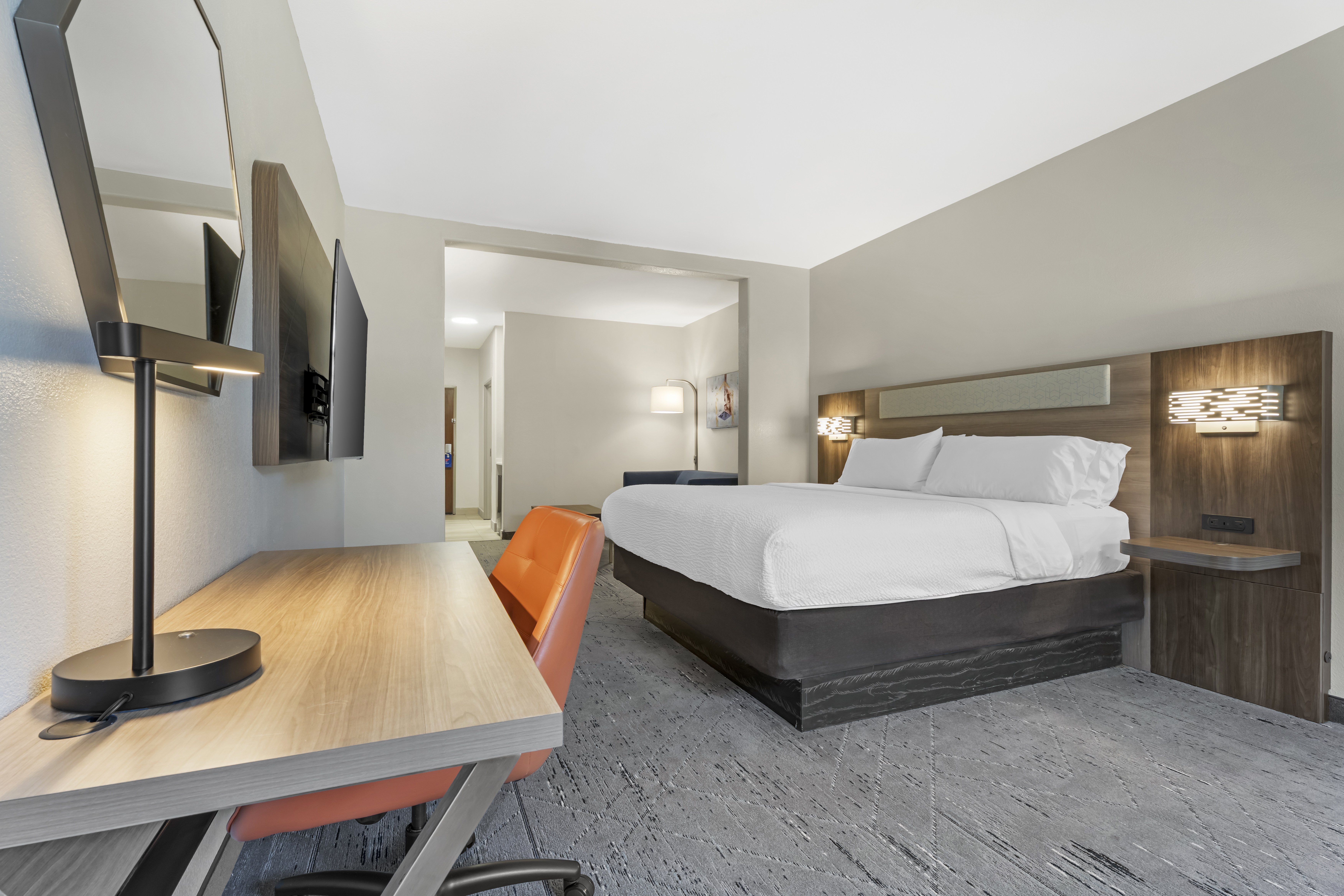 Holiday Inn Express Suites Beeville 28/76