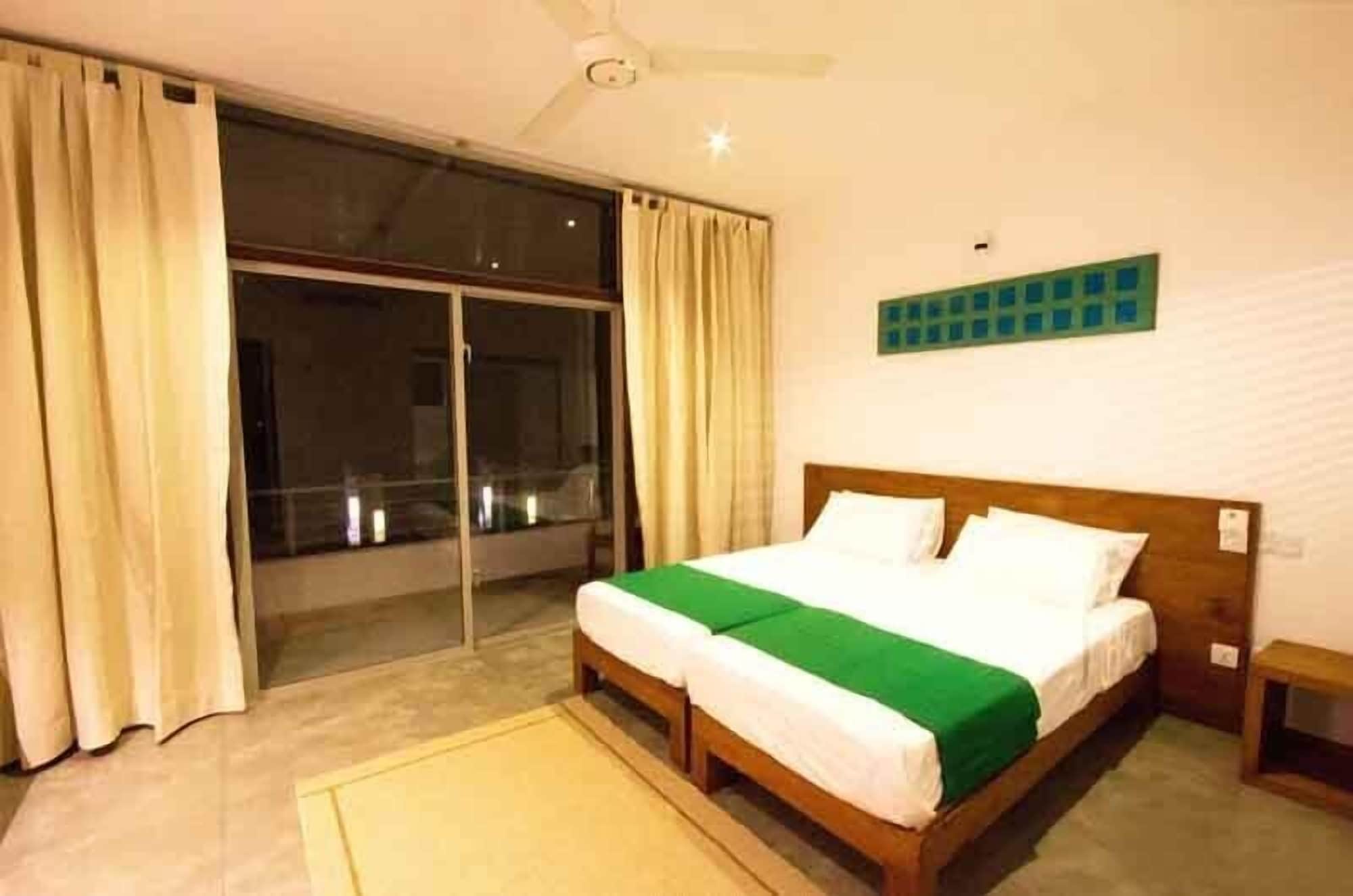 PREMIUM, TWIN BEDS, POOL VIEW, POOL SIDE