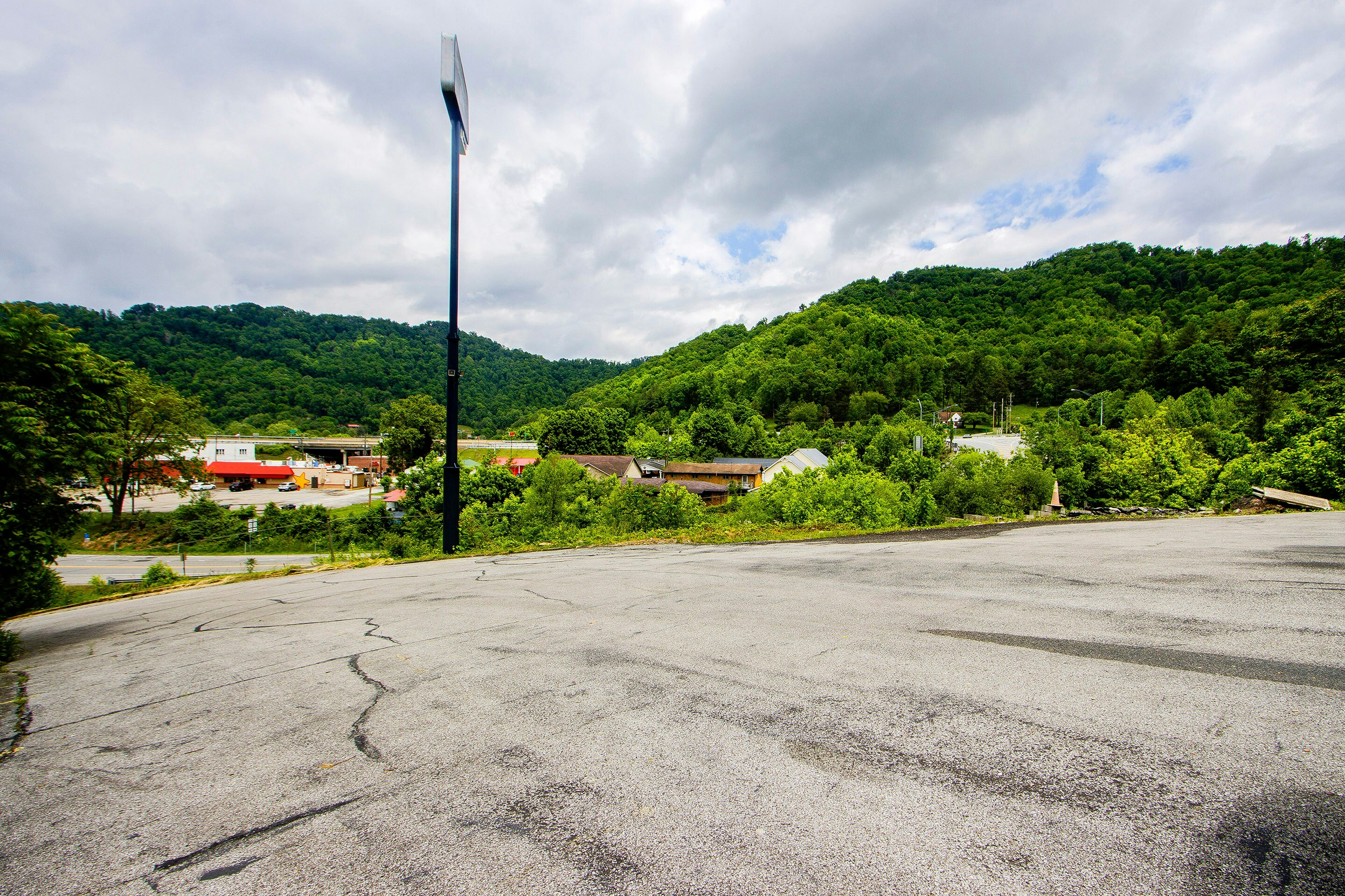 OYO Hotel Chapmanville Inn, WV - Hwy 119 13/15