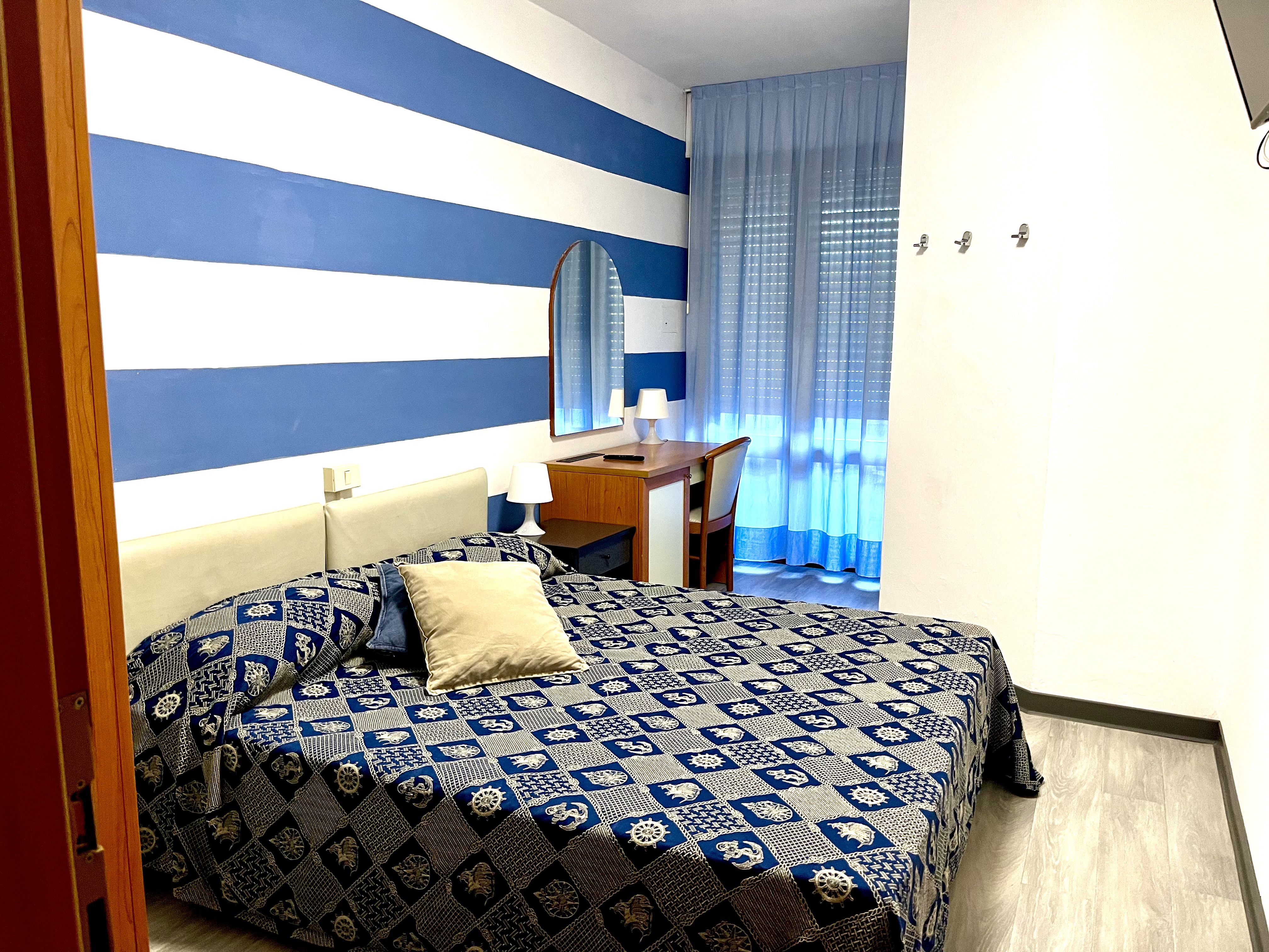 Standard, Double or Twin Bed