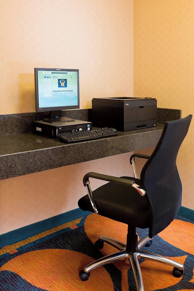 MainStay Suites Appleton Airport - Fox River Mall Area 36/46