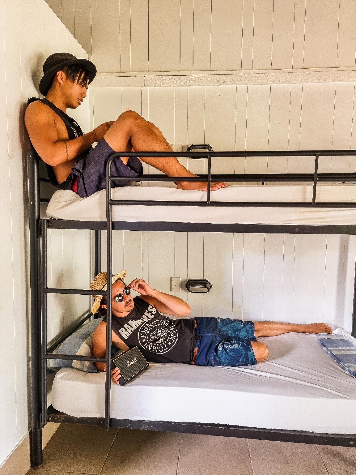 Mixed Dorm, 8 People