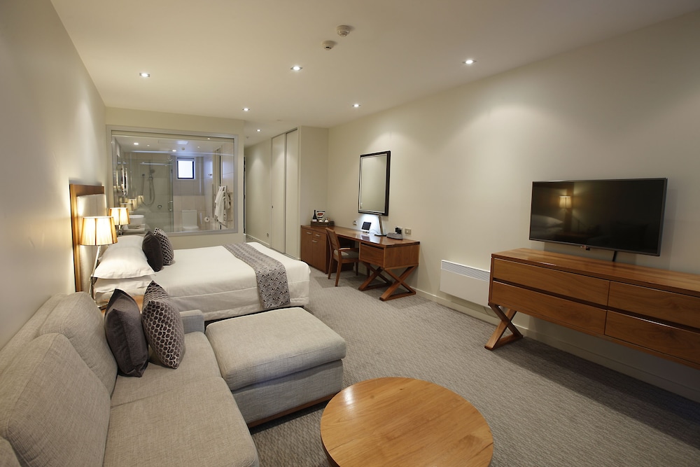 The Rees Hotel and Luxury Apartments 25/63