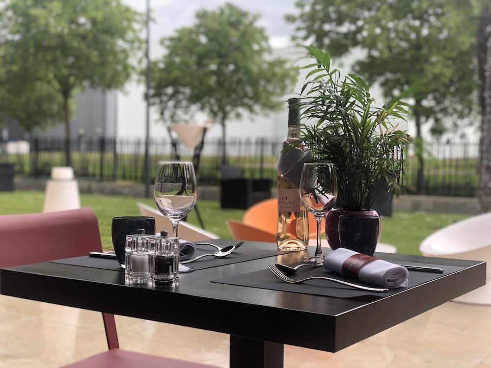 Kyriad Prestige Lyon Est Saint Priest Eurexpo Hotel And Spa 63/72