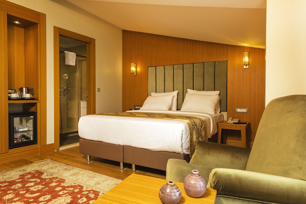 Acra Hotel 36/67