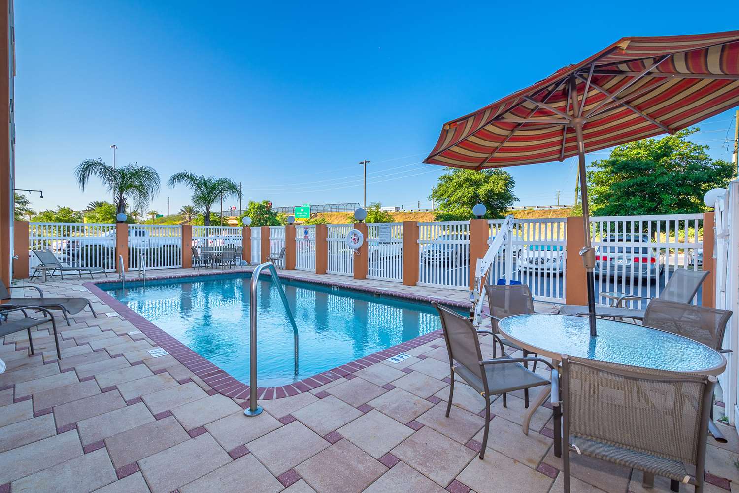 Comfort Inn & Suites Maingate South 7/19