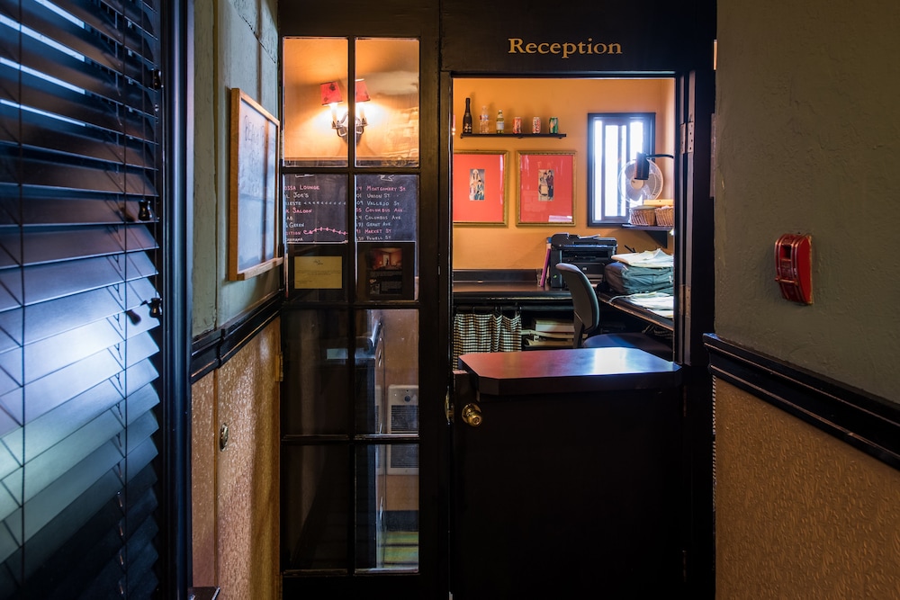 Hotel Boheme 24/32
